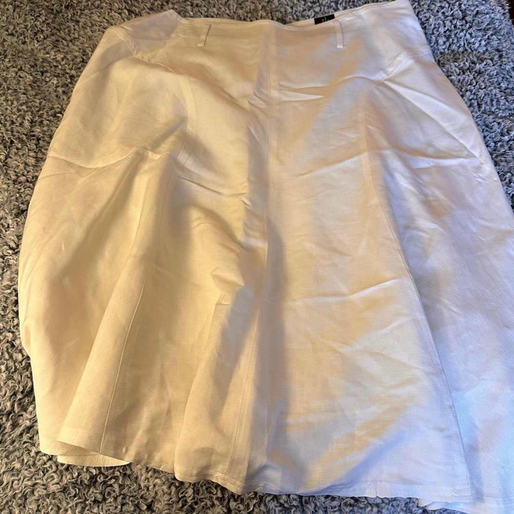 East 5th cream colored skirt